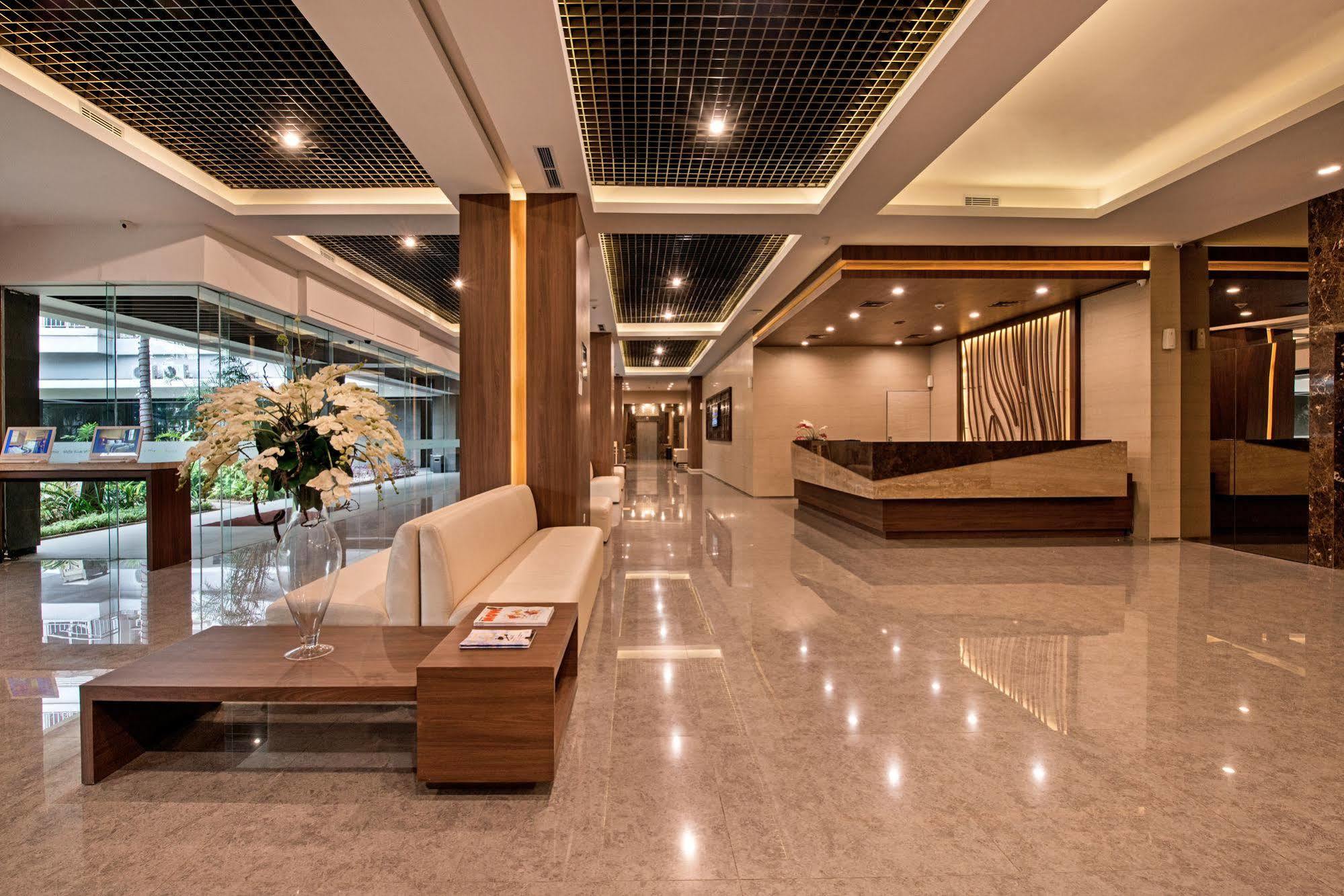 Grand Whiz Poins Simatupang Giacarta Esterno foto